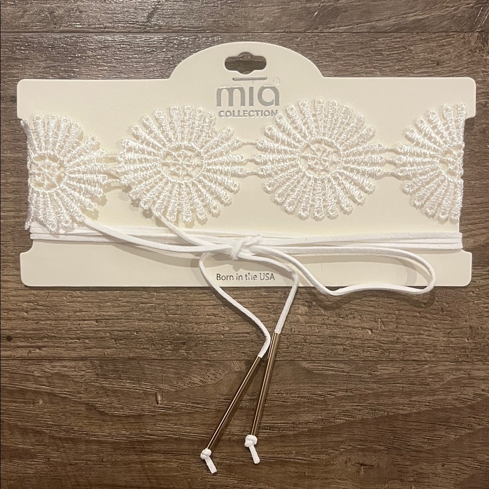 MIA White Floral Crochet Chocker 2 Piece Necklace Set